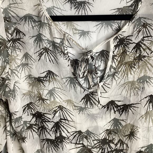 Tommy Bahama Women's Tropical Print Sheer Silk Long Sleeve Tie Front‎ Blouse XS - Picture 4 of 8